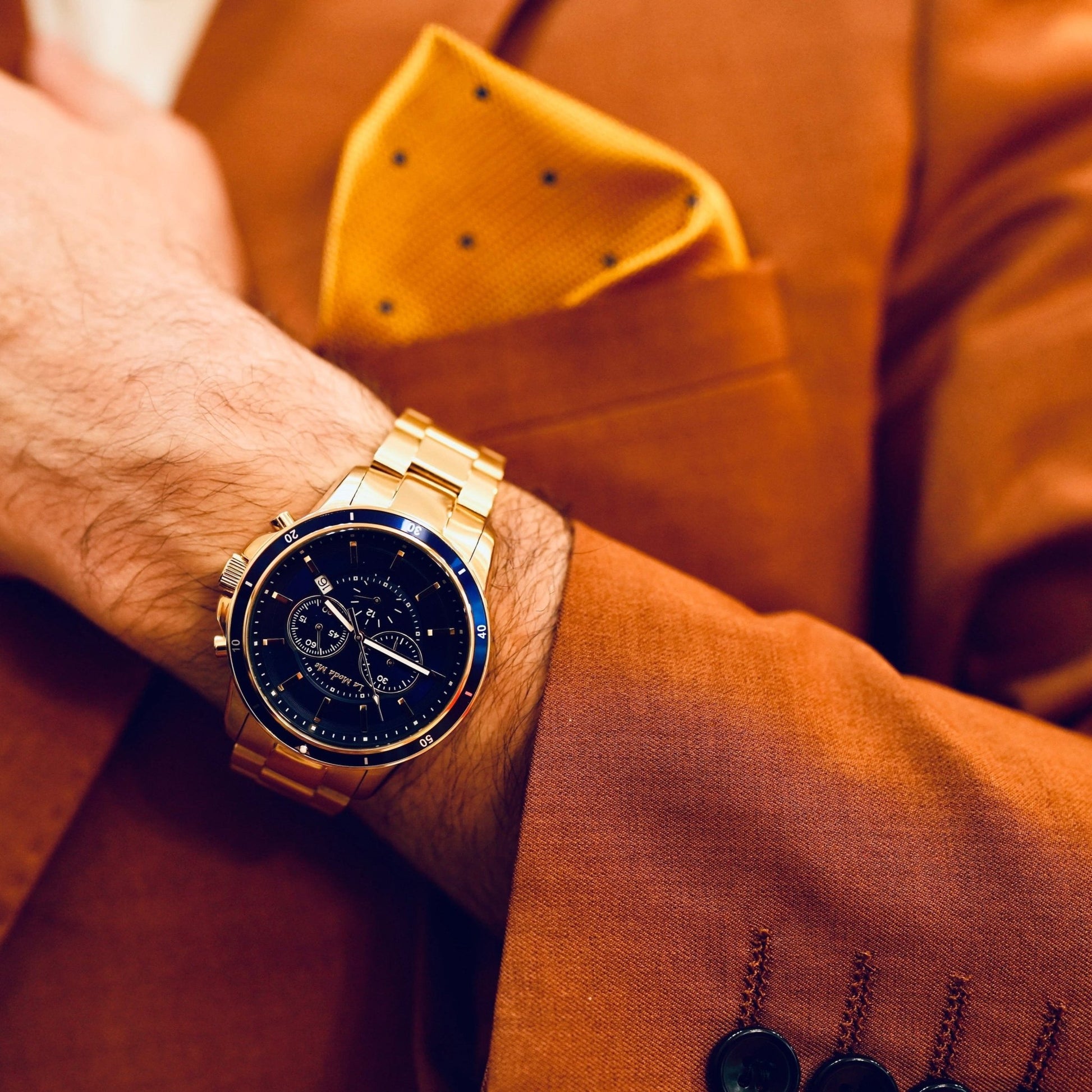 CEO Handshake Blue - La Moda Me