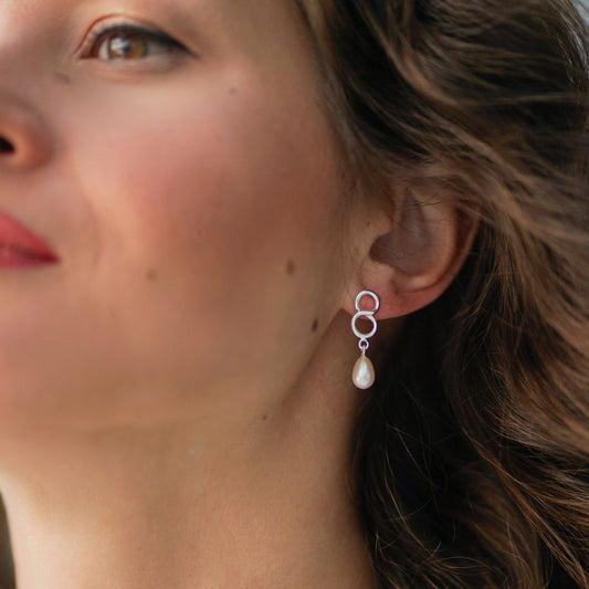 La Moda Me Earrings Earrings Infinity
