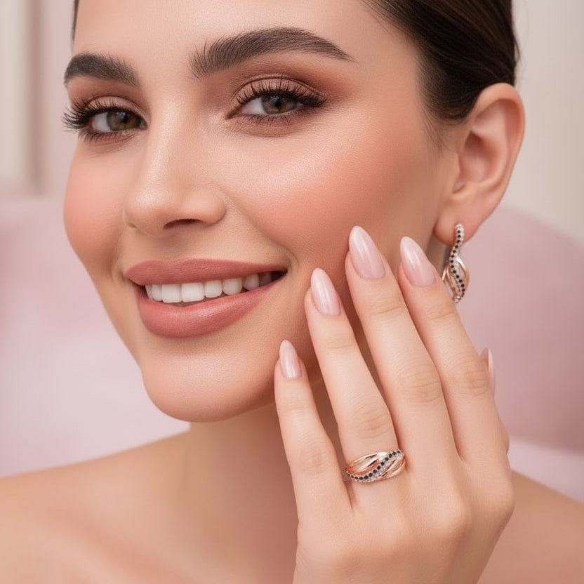 La Moda Me Ring Erin - Twisted Ring with Black & White Zirconia